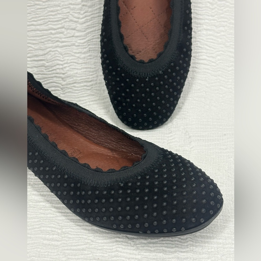 Sz 5.5 Hispanitas Black polka dot studded suede with scalloped edge ballet flats